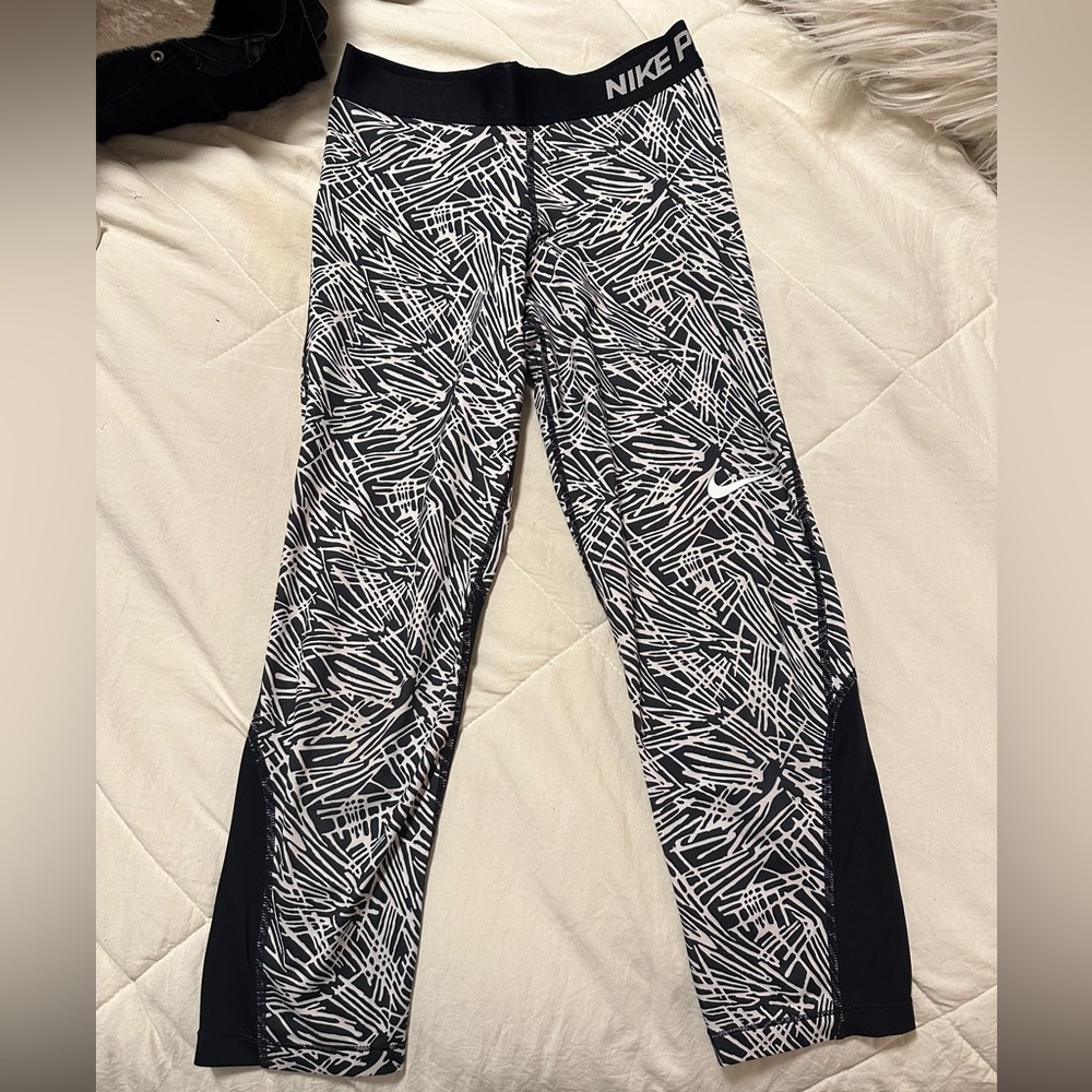 S Nike pro athletic black and white print training tights